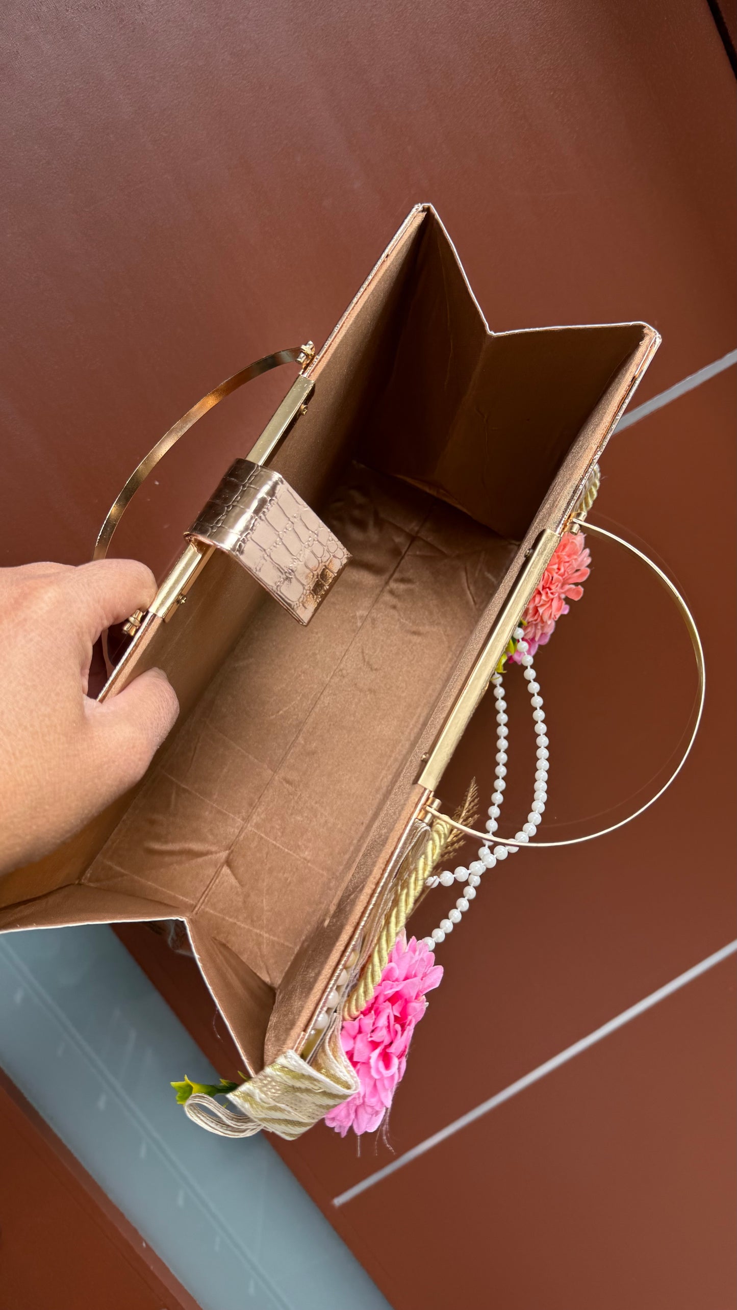 Premium Rakhi Gift Hamper – with Cute Floral Design & Carry Handle Empty