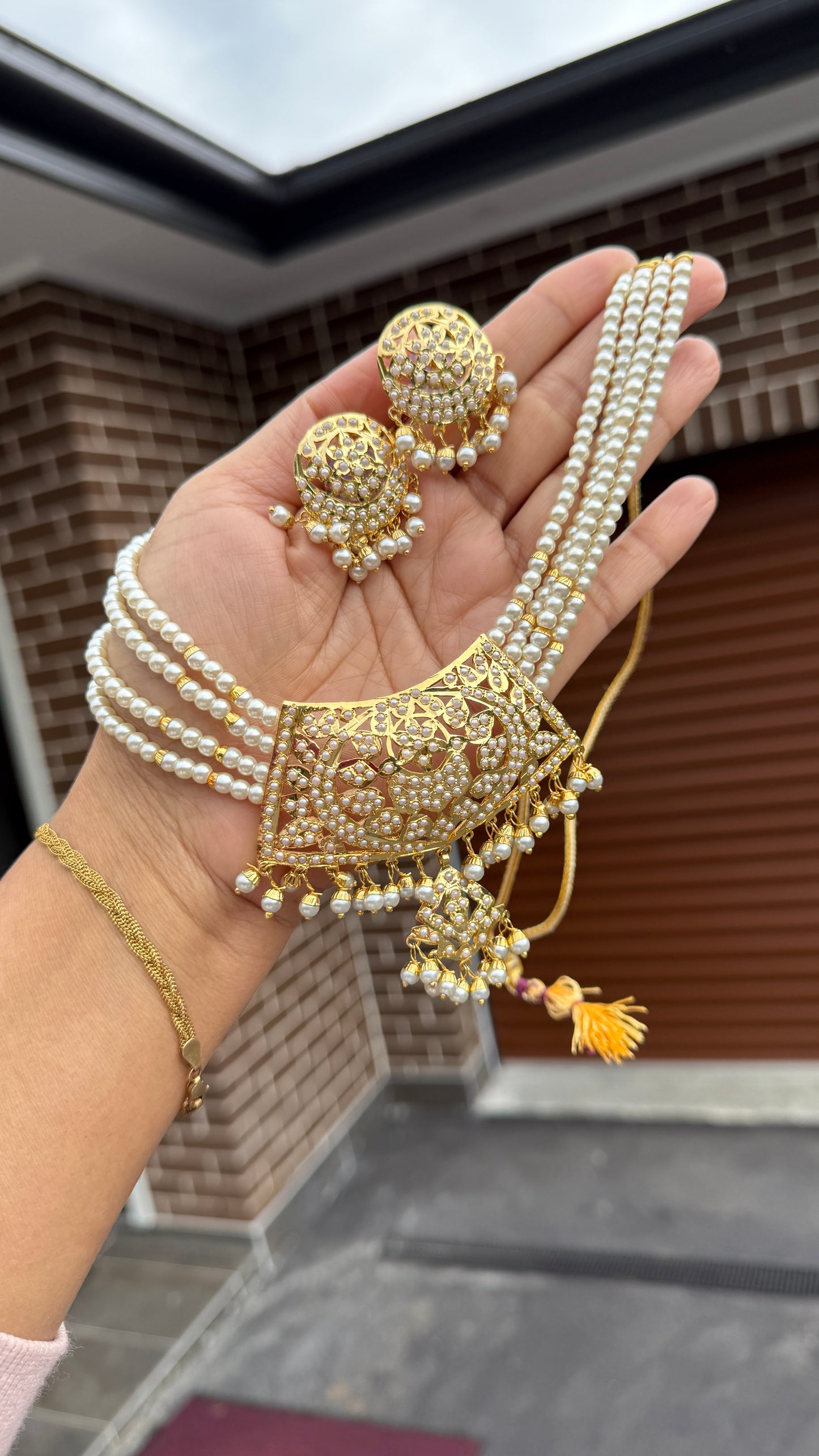 Gold-plated Indian necklace, authentic jadau design with matching earrings, perfect for Indian events and festivals. High-quality Indian jewelry available in Australia. Real jadau jewellery