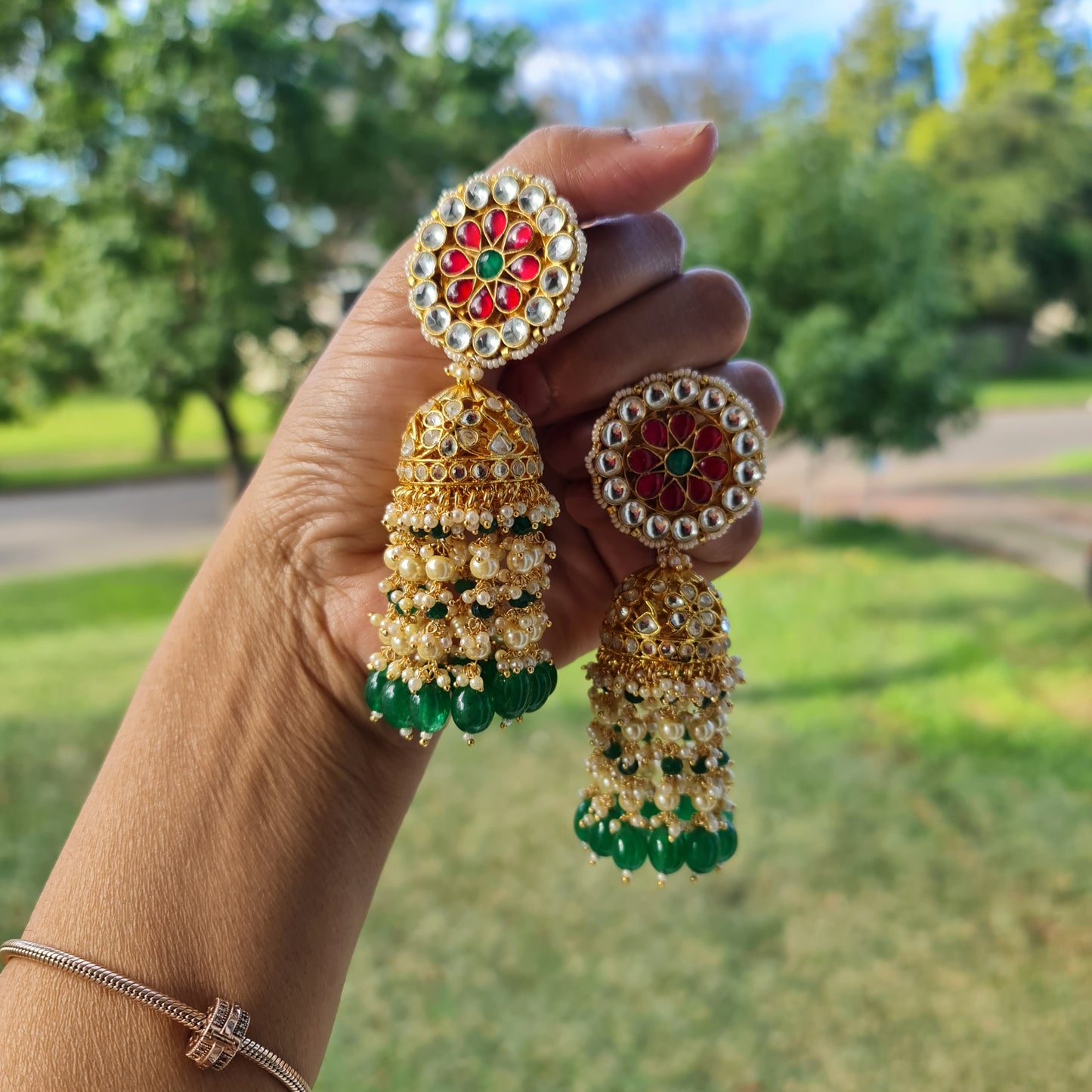 Pachi kundan oversized jhumka