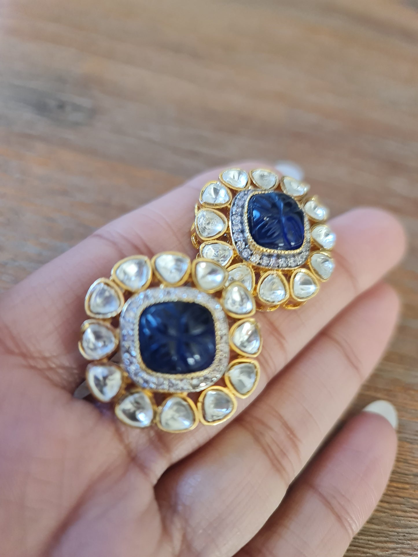 Zainab kundan studs