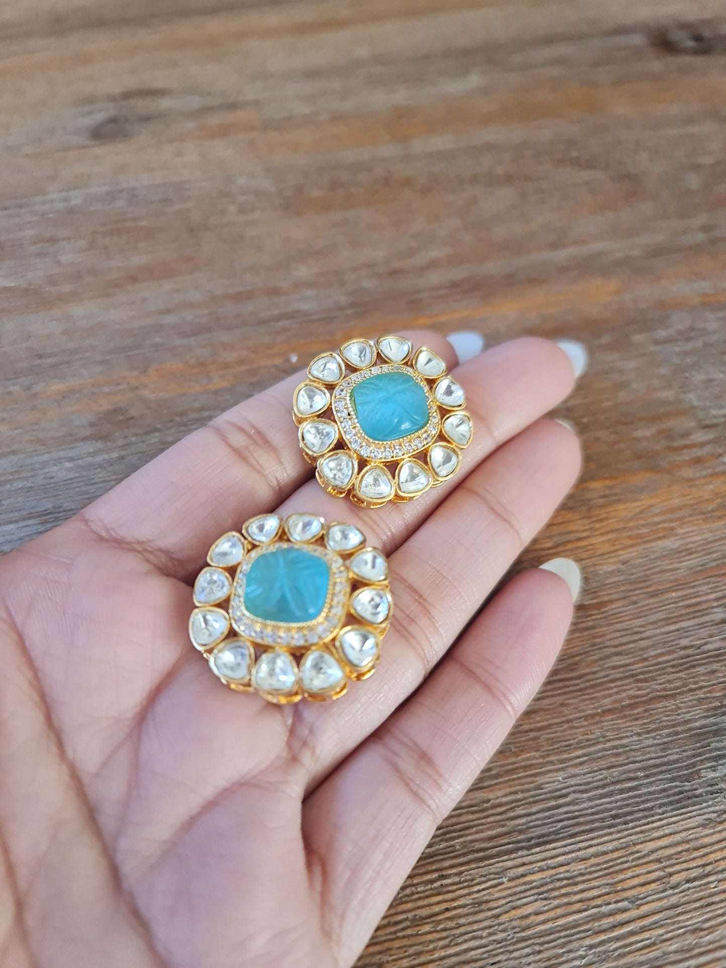 Zainab kundan studs