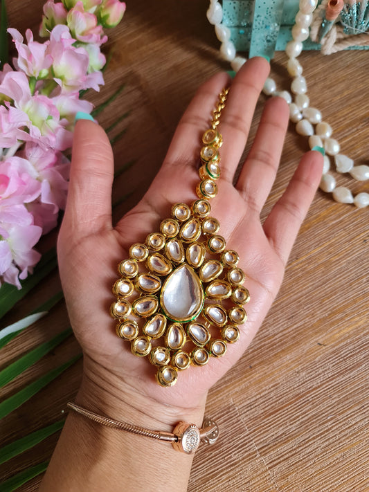 Kundan oversized tikka