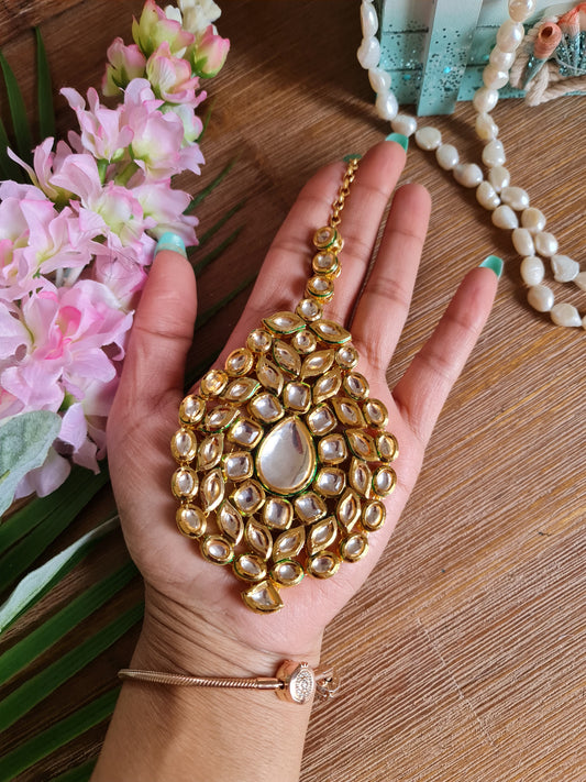 Kundan oversized tikka