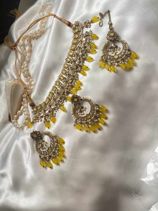 Reverse AD choker or necklace yellow