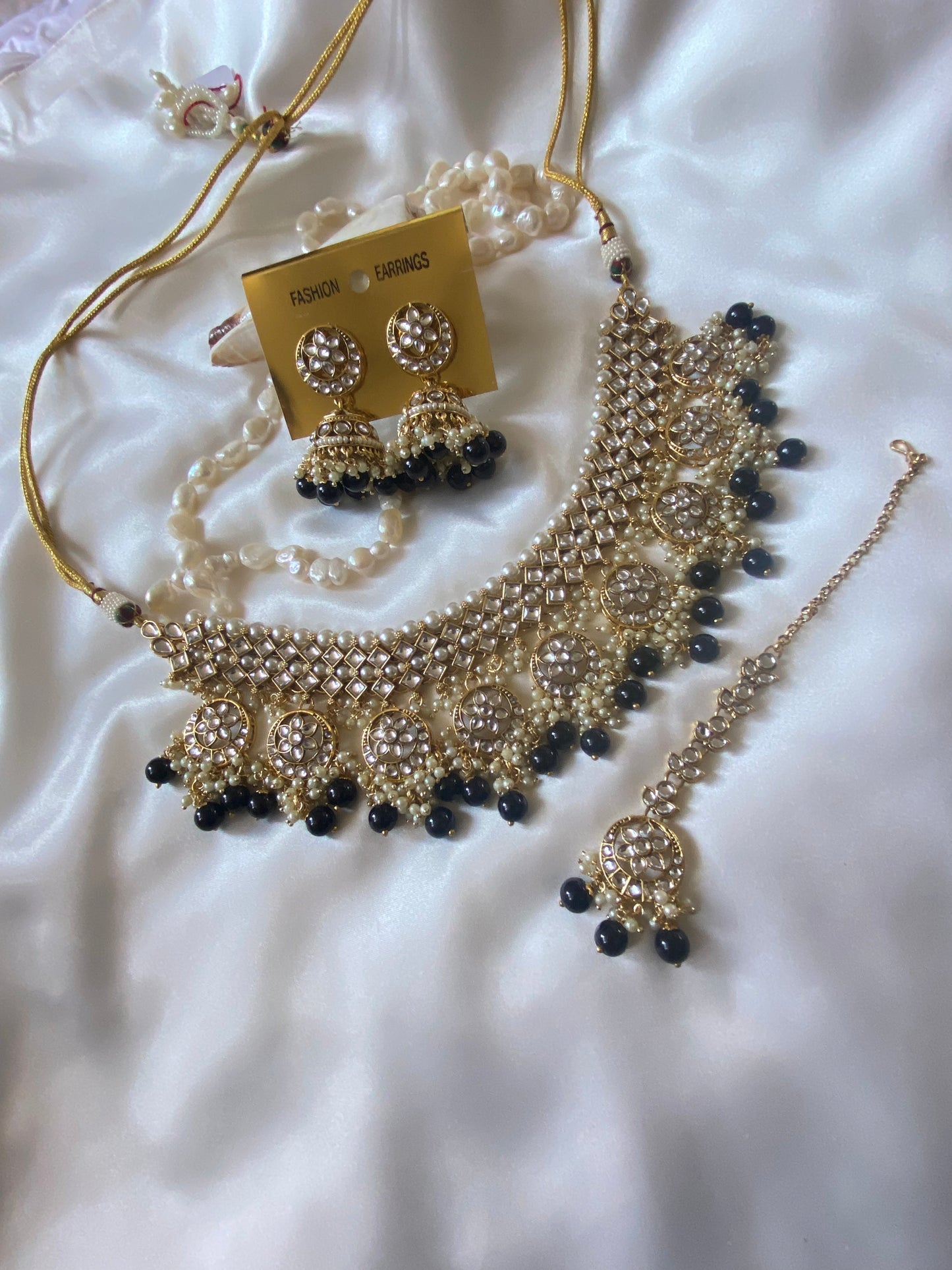 SONALI choker or necklace black perfect for bride