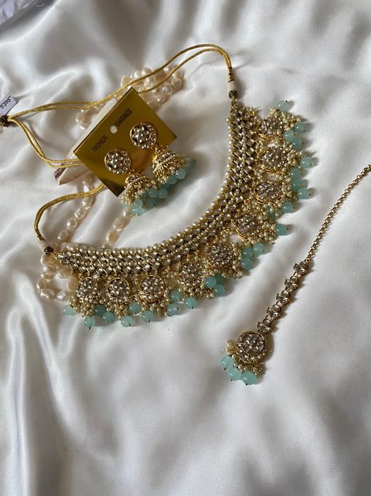 SONALI choker or necklace light blue