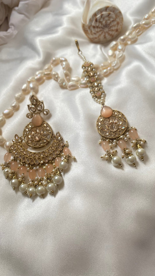 Reverse AD tikka and earring peach