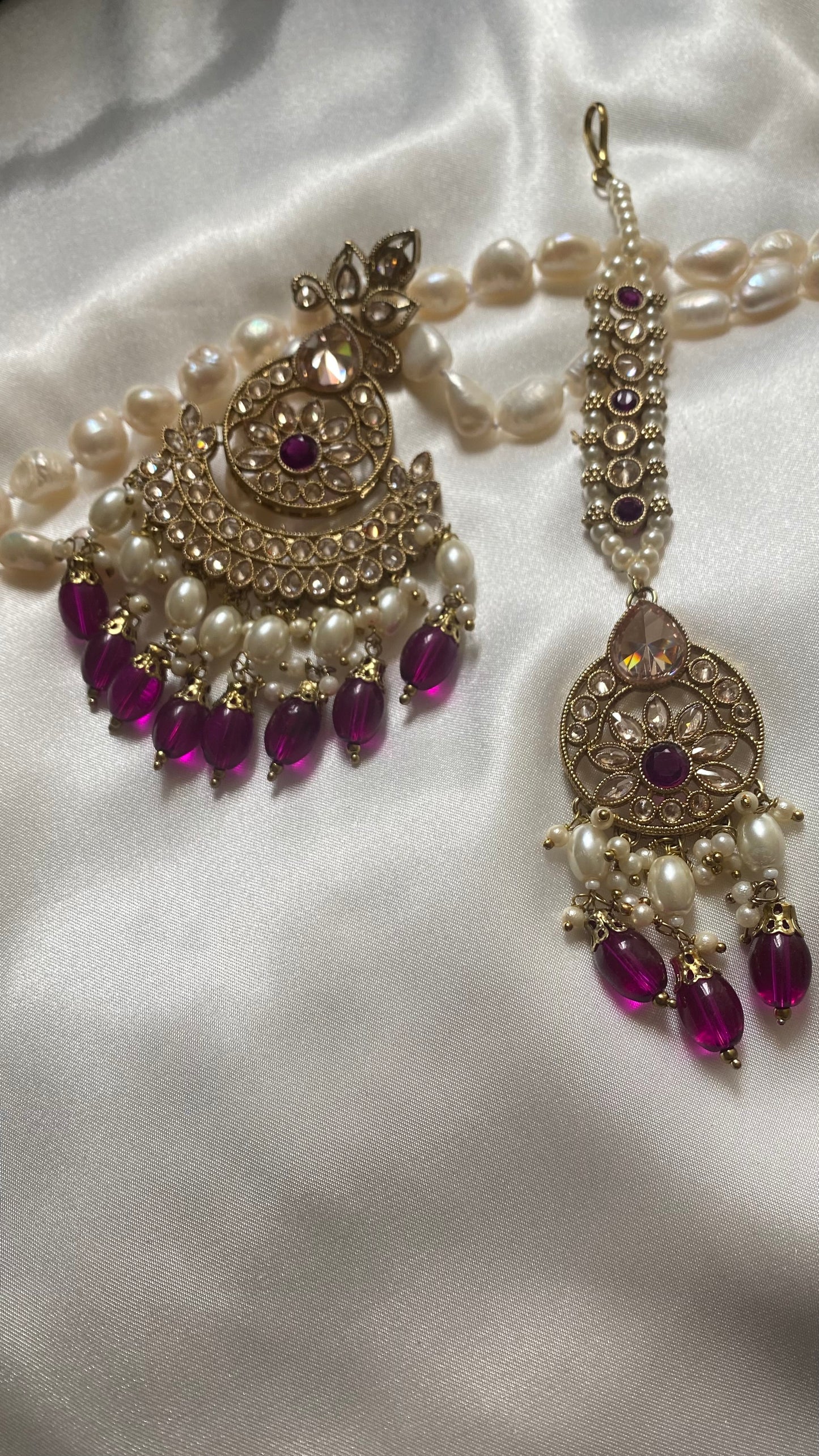 Reverse AD tikka and earring purple