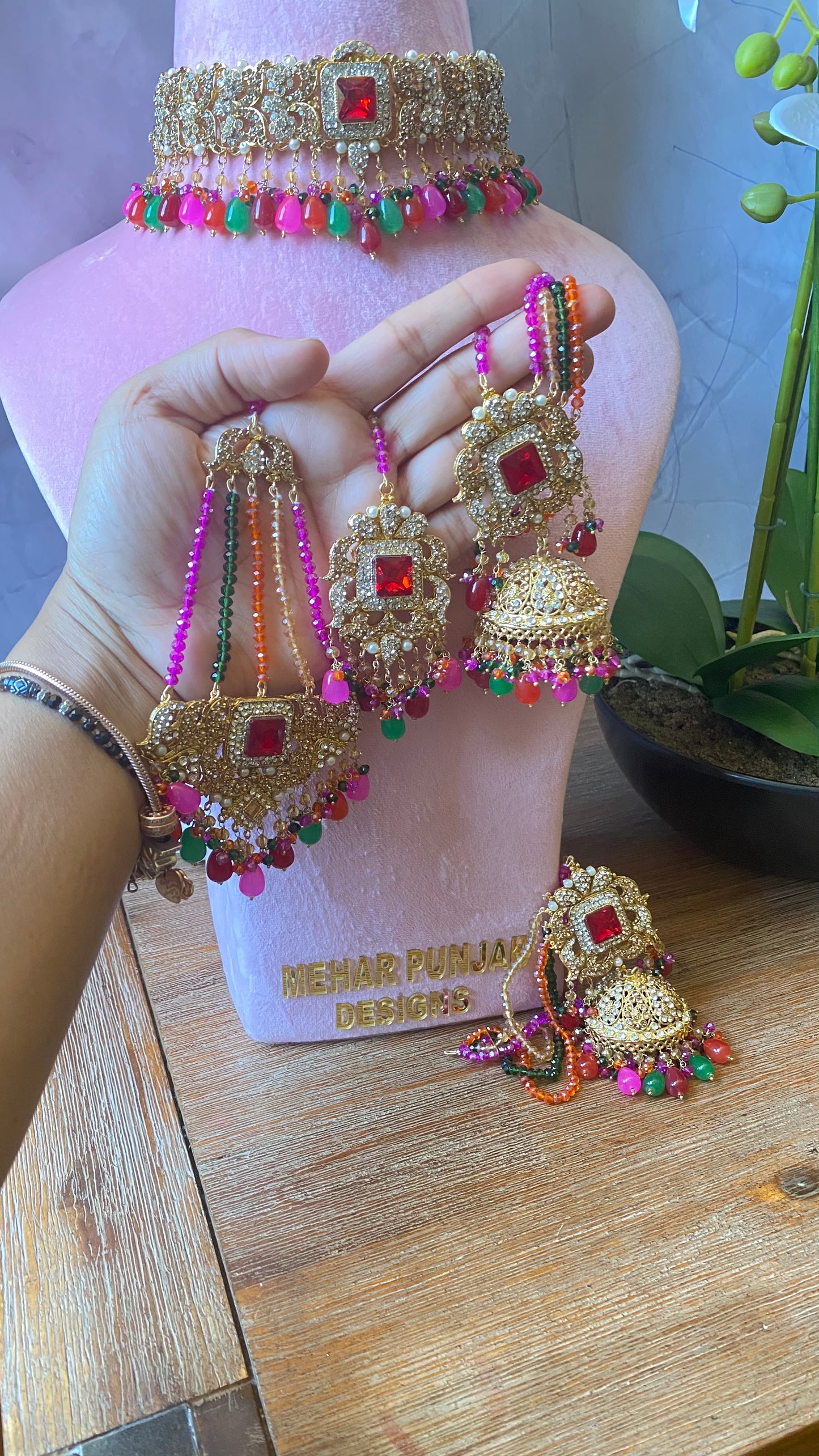 Pakistani multi passa choker